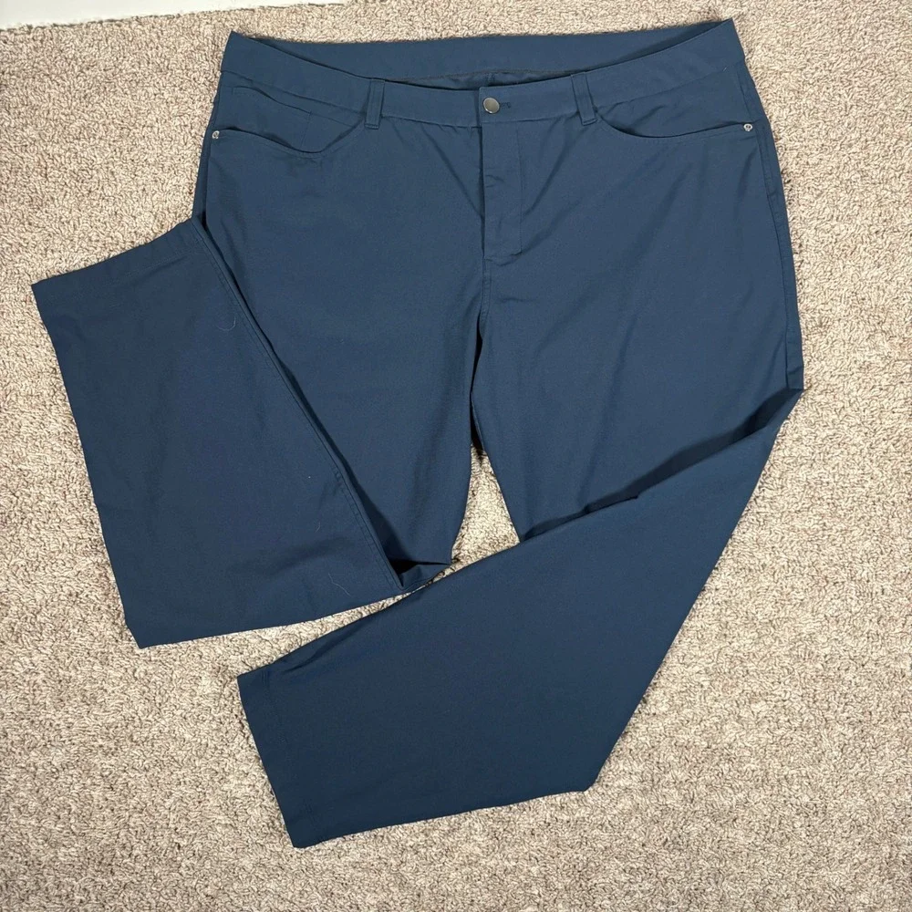 Lululemon Mens Commission Pant Classic-Fit Warpstreme Navy Blue 40 x 28 LM5ALWS
